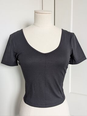 NWOT Lululemon Align Tee Polka squat Emboss Black V-Neck Nulu Cropped T-shirt 4